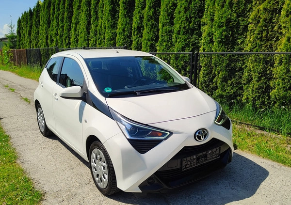 Toyota Aygo cena 44990 przebieg: 37000, rok produkcji 2019 z Sulejów małe 154